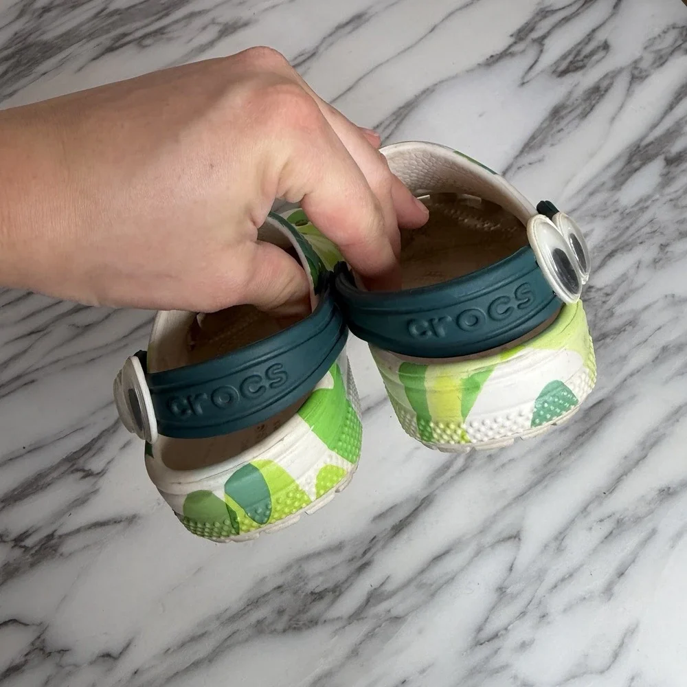 CROCS c10 great shoes